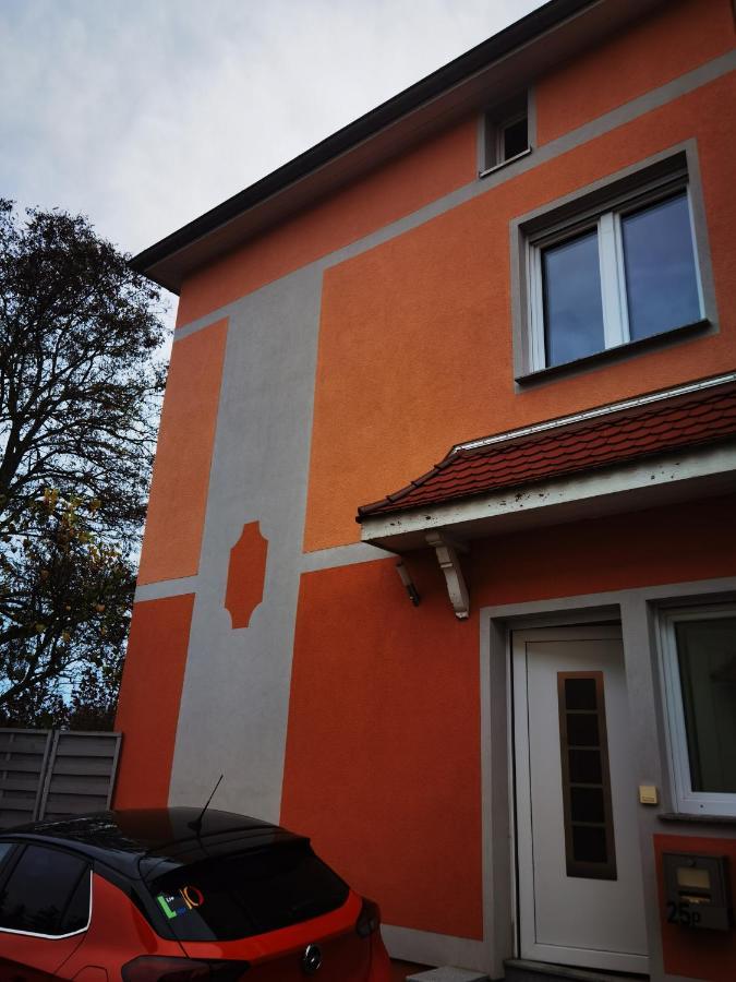 Modernes Behagliches Haus Mit Kamin, Terrasse Und Garten Magdeburgo Esterno foto